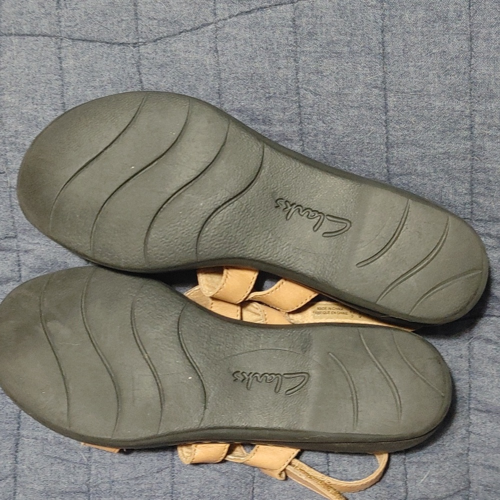 Women's size 9M Clark's sandals. Brown leather. - Picture 4 of 4